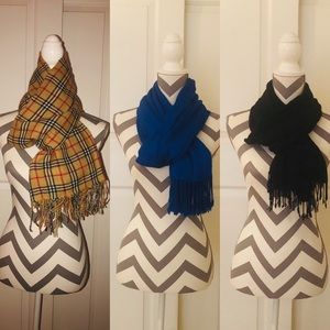 🌷Bundle of 3 scarves
